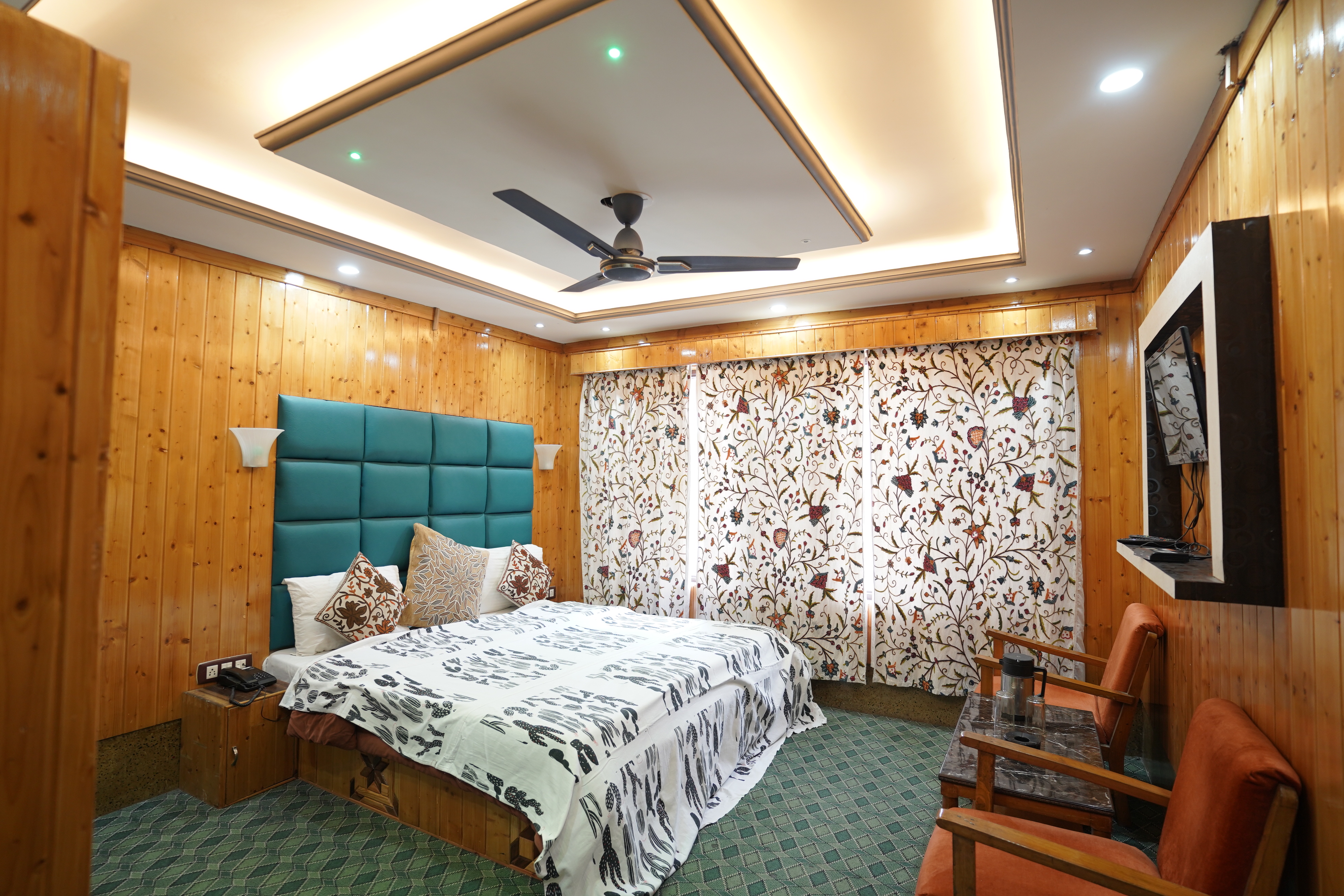 Hotel Victoria Kashmir