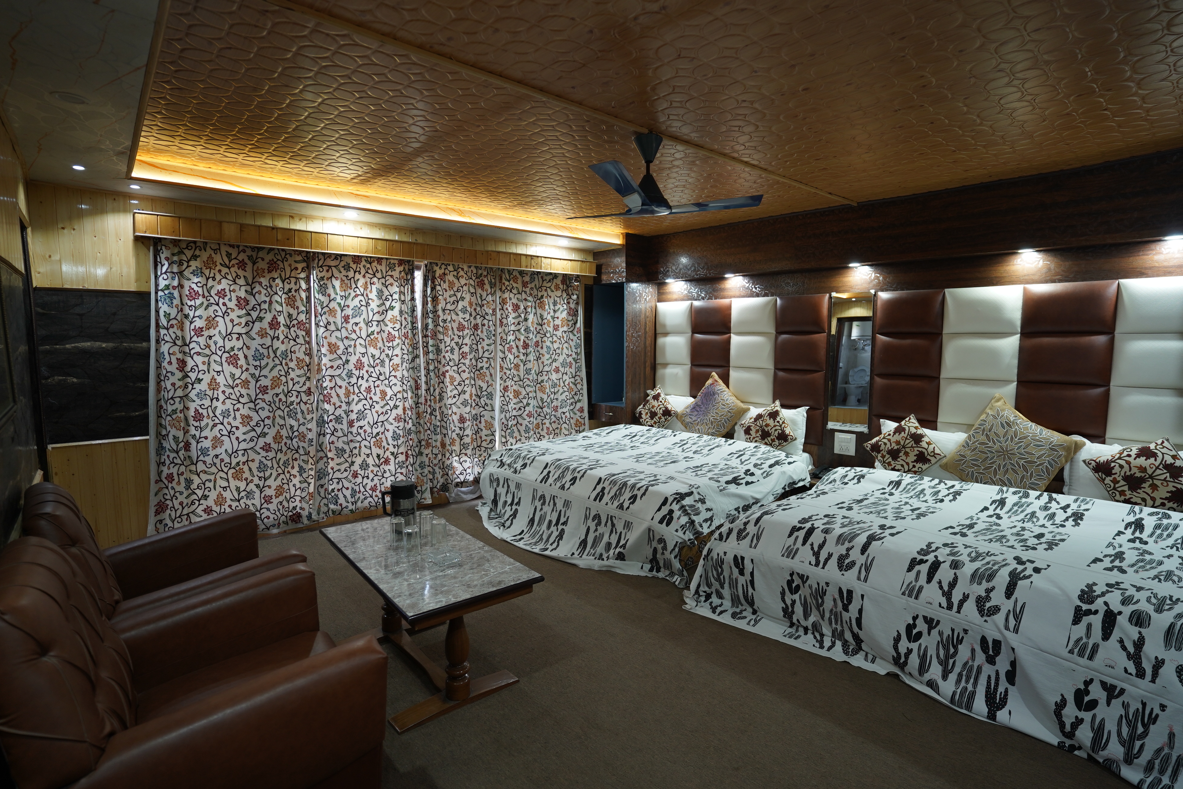 Hotel Victoria Kashmir